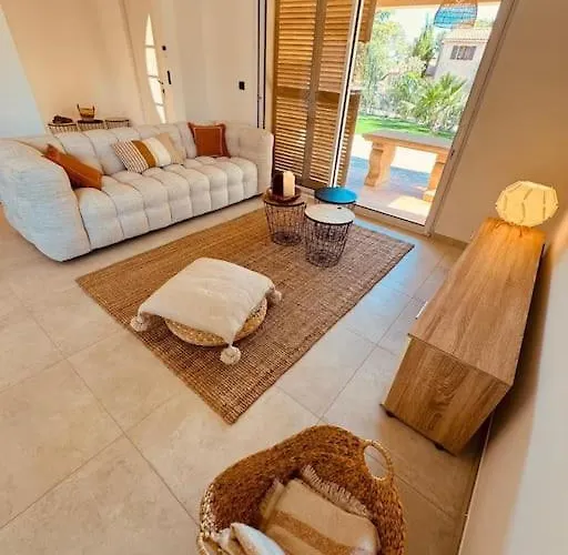 Le Plein Soleil , Charme Et * Сен-Рафаэль